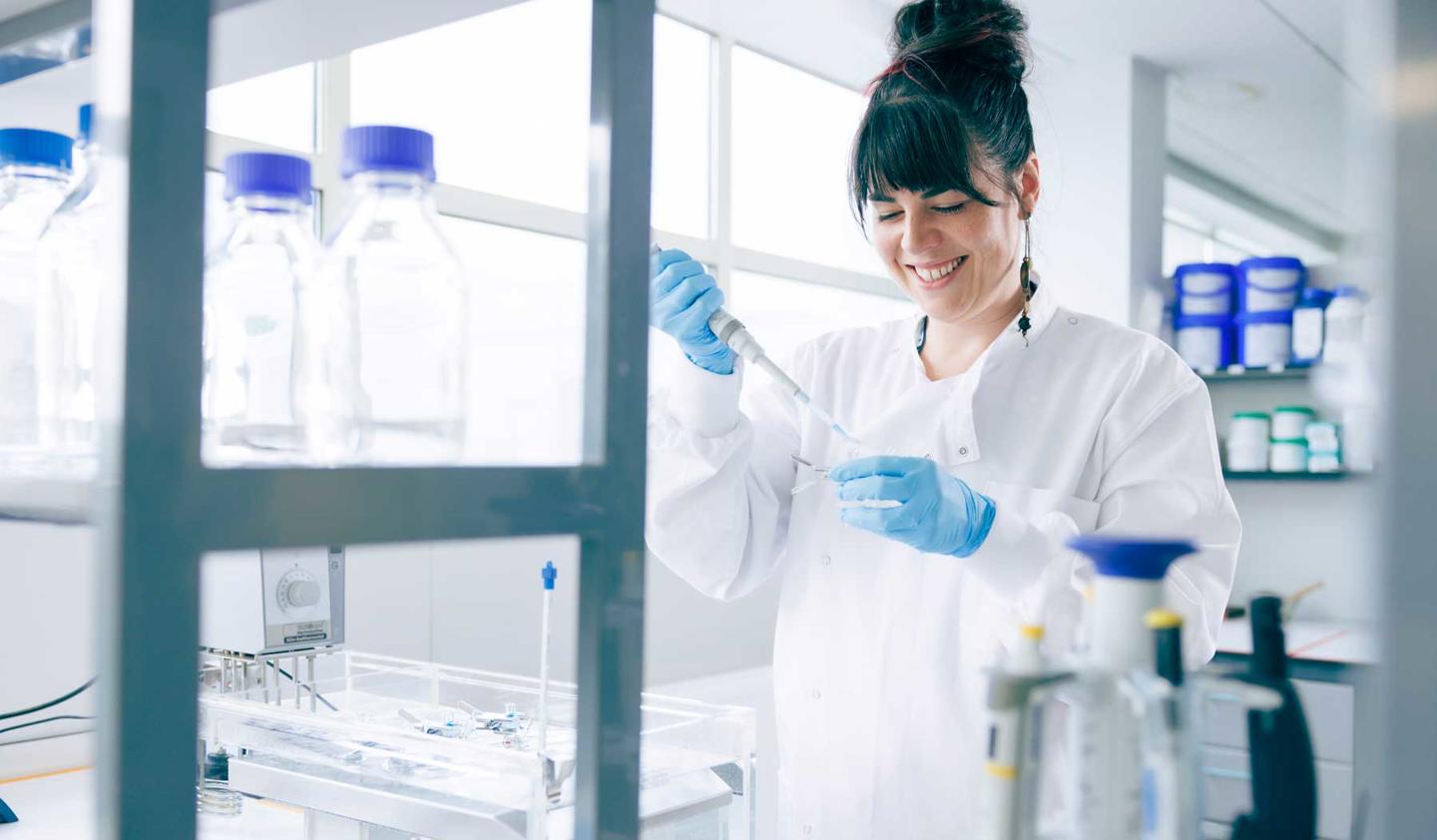 Franz diffusion cells in a water bath